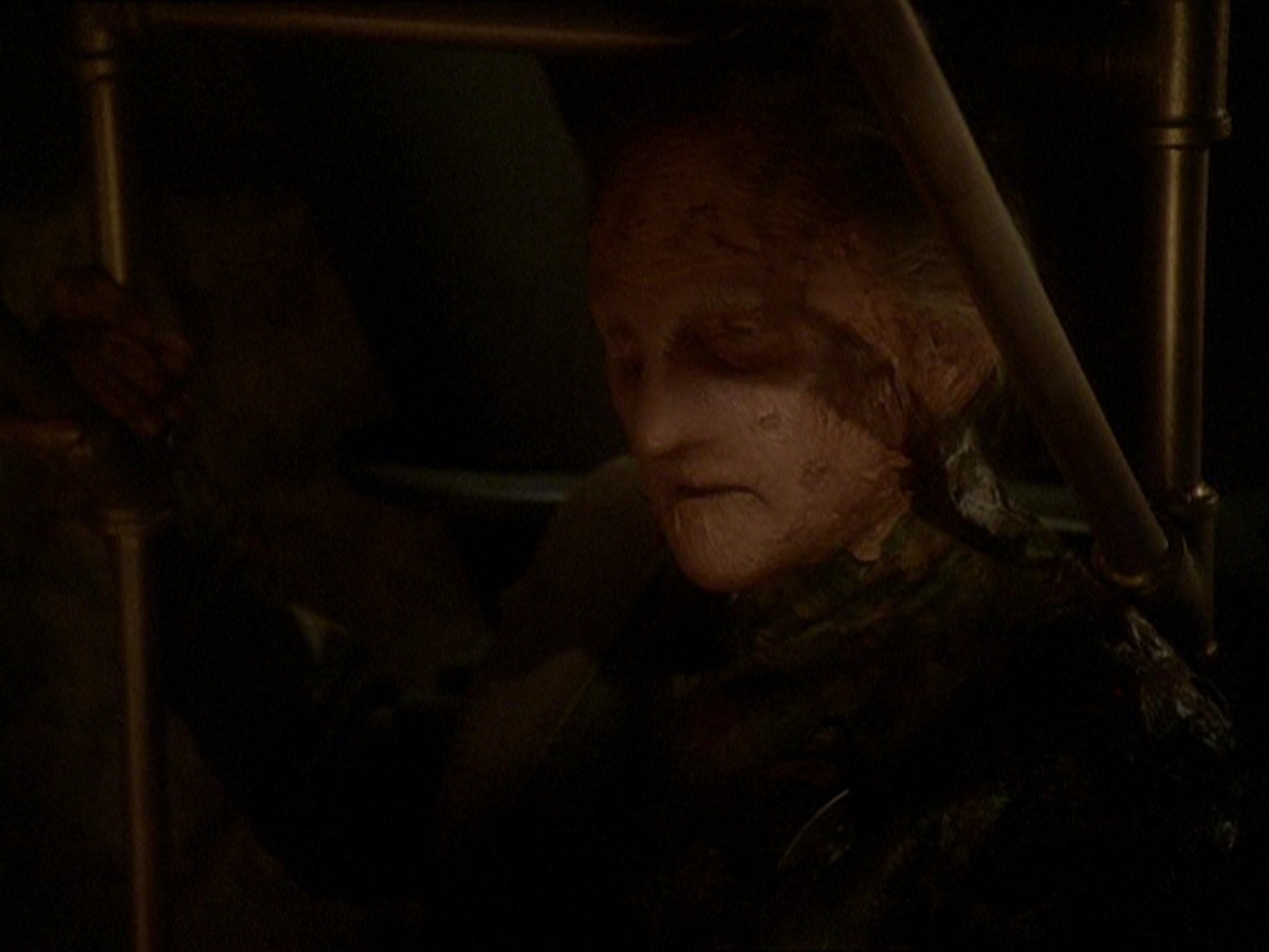 extant_StarTrek_DS9_7x22-TackingIntoTheWind_0308.jpg