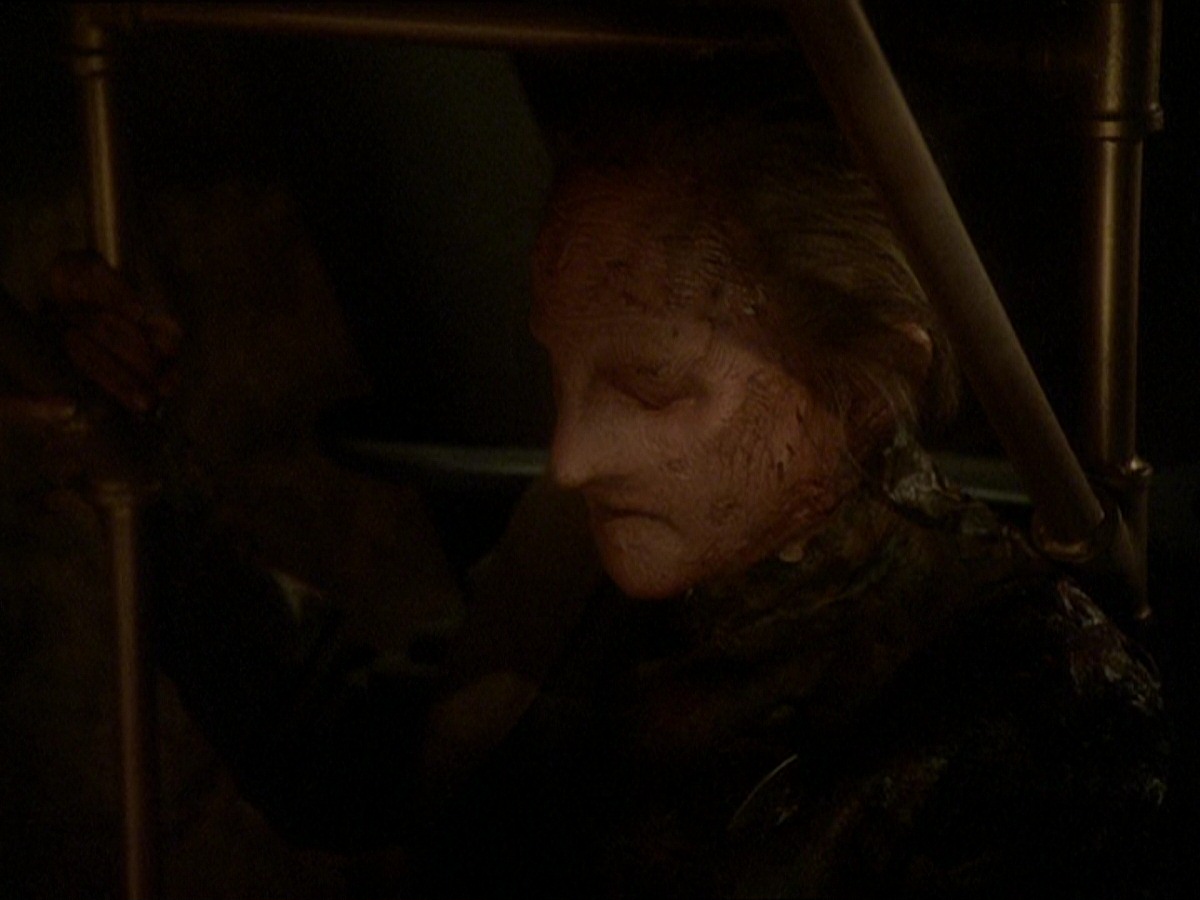 extant_StarTrek_DS9_7x22-TackingIntoTheWind_0311.jpg