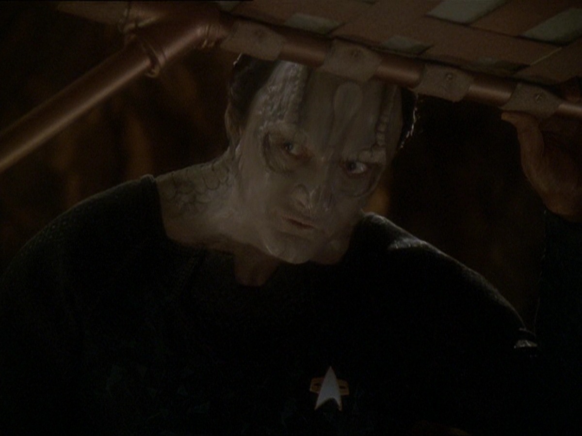 extant_StarTrek_DS9_7x22-TackingIntoTheWind_0316.jpg