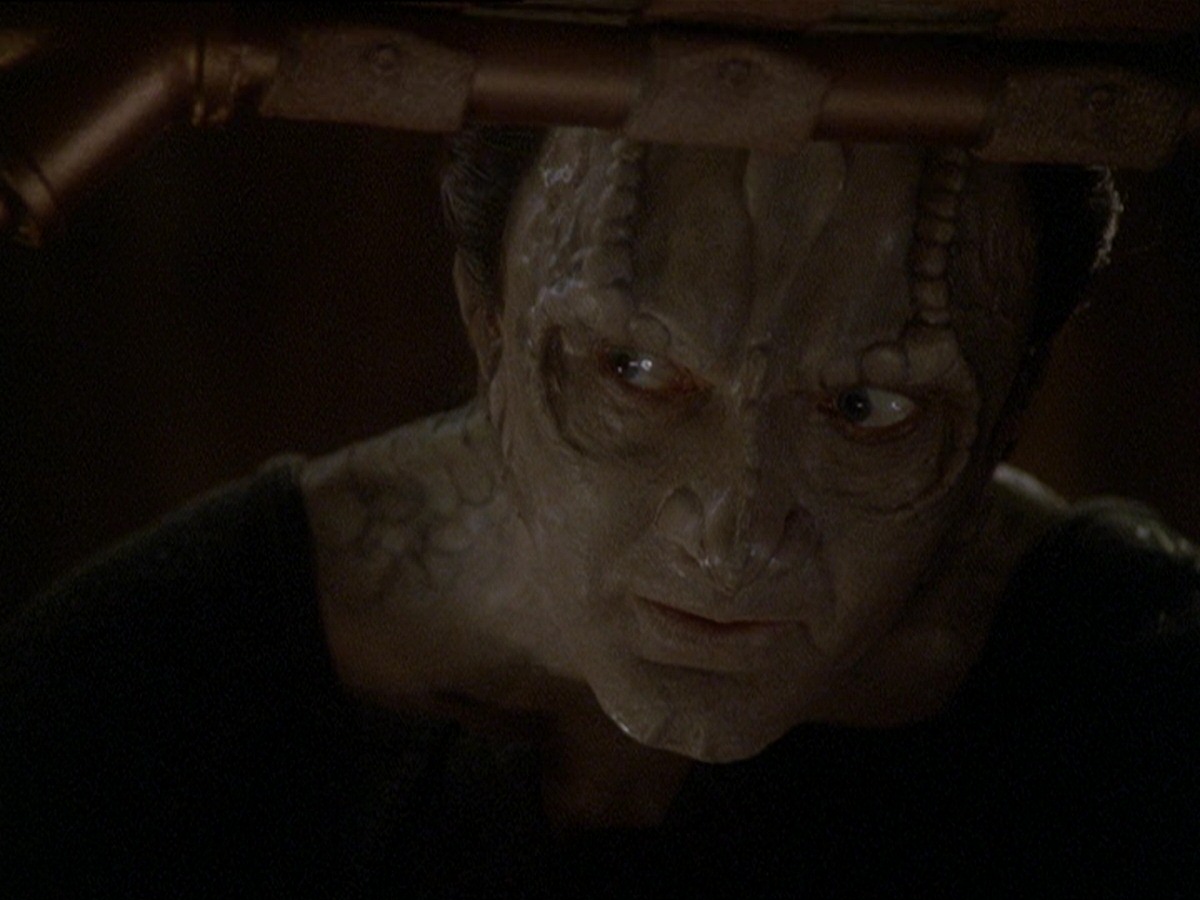 extant_StarTrek_DS9_7x22-TackingIntoTheWind_0325.jpg