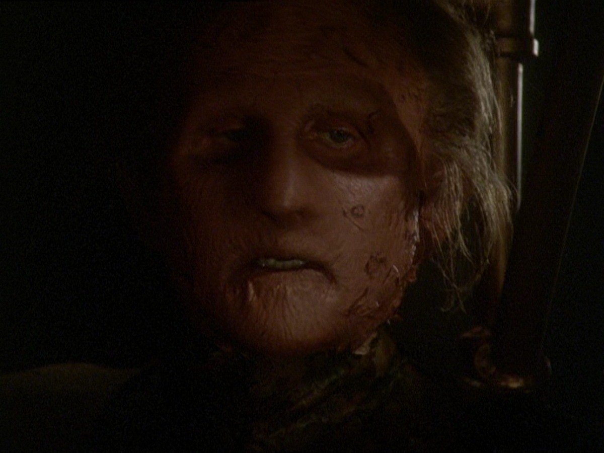 extant_StarTrek_DS9_7x22-TackingIntoTheWind_0339.jpg