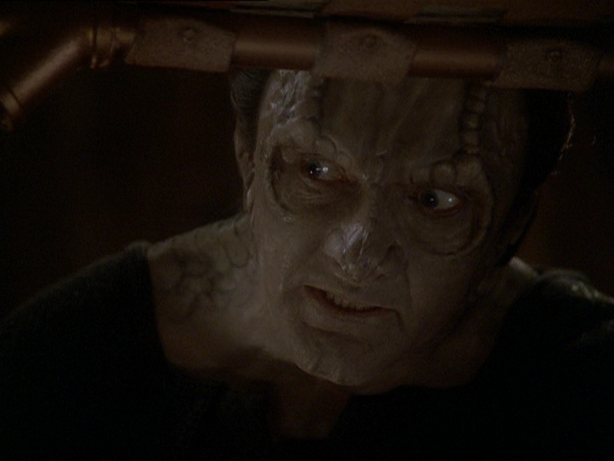 extant_StarTrek_DS9_7x22-TackingIntoTheWind_0350.jpg