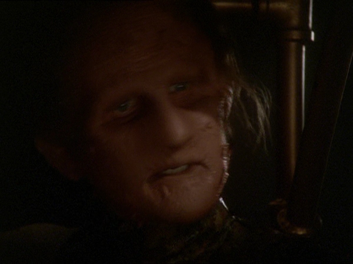 extant_StarTrek_DS9_7x22-TackingIntoTheWind_0357.jpg