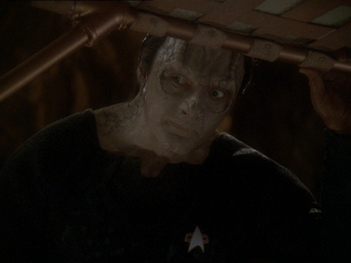 extant_StarTrek_DS9_7x22-TackingIntoTheWind_0360.jpg
