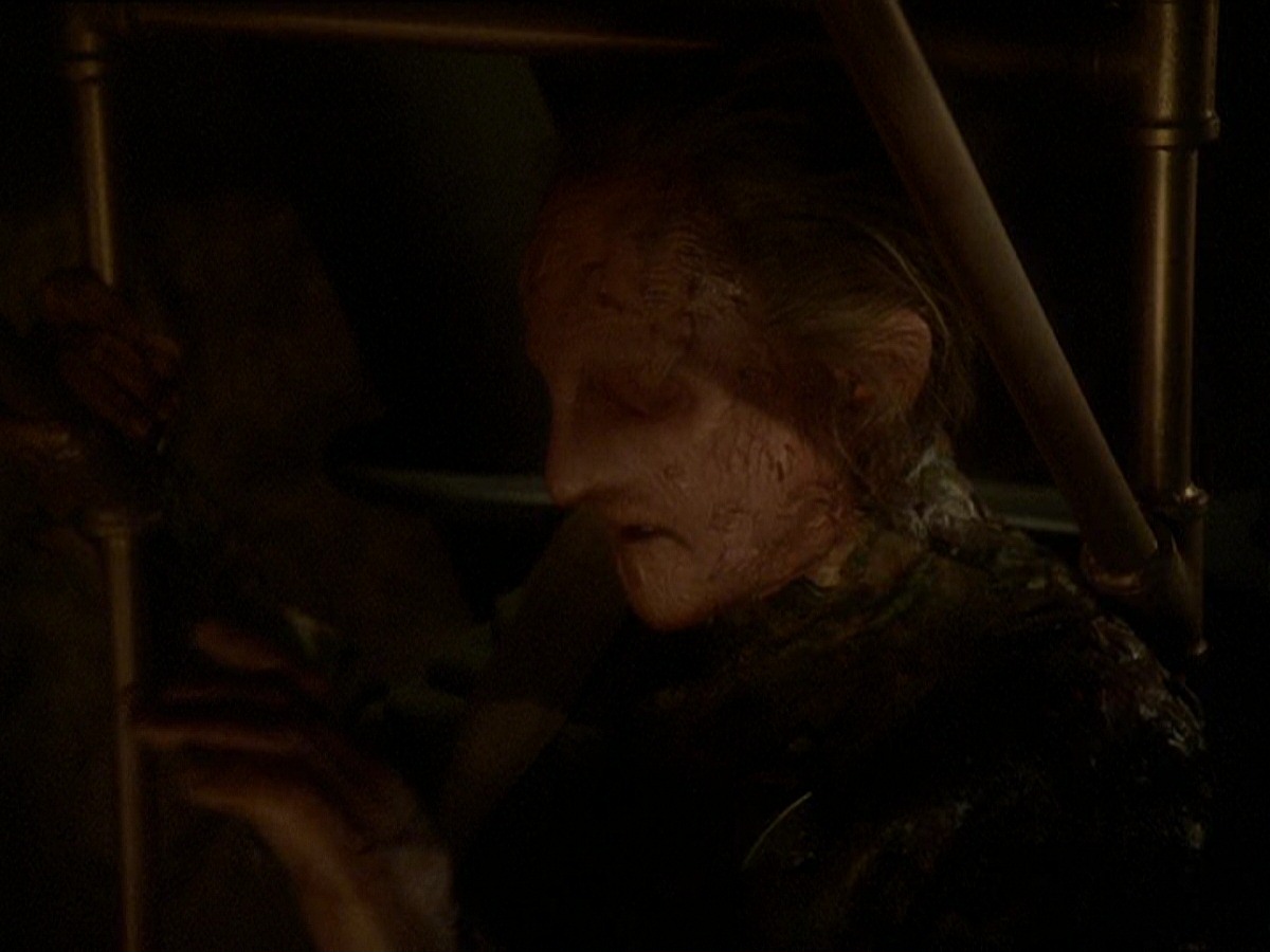 extant_StarTrek_DS9_7x22-TackingIntoTheWind_0366.jpg