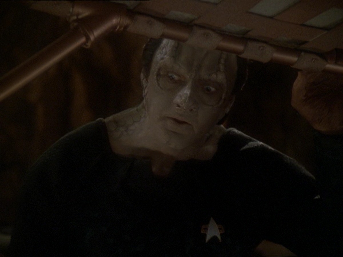 extant_StarTrek_DS9_7x22-TackingIntoTheWind_0380.jpg