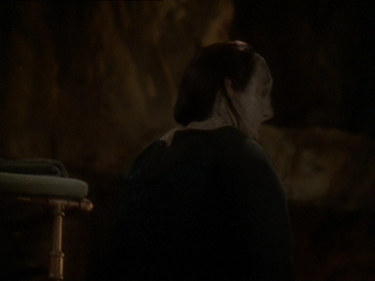 extant_StarTrek_DS9_7x22-TackingIntoTheWind_0384.jpg