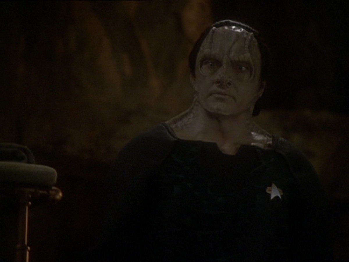 extant_StarTrek_DS9_7x22-TackingIntoTheWind_0386.jpg