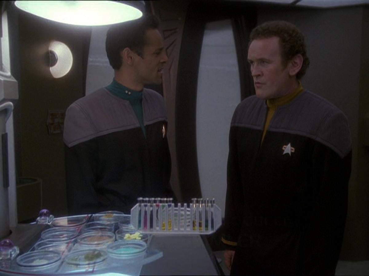 extant_StarTrek_DS9_7x22-TackingIntoTheWind_0688.jpg
