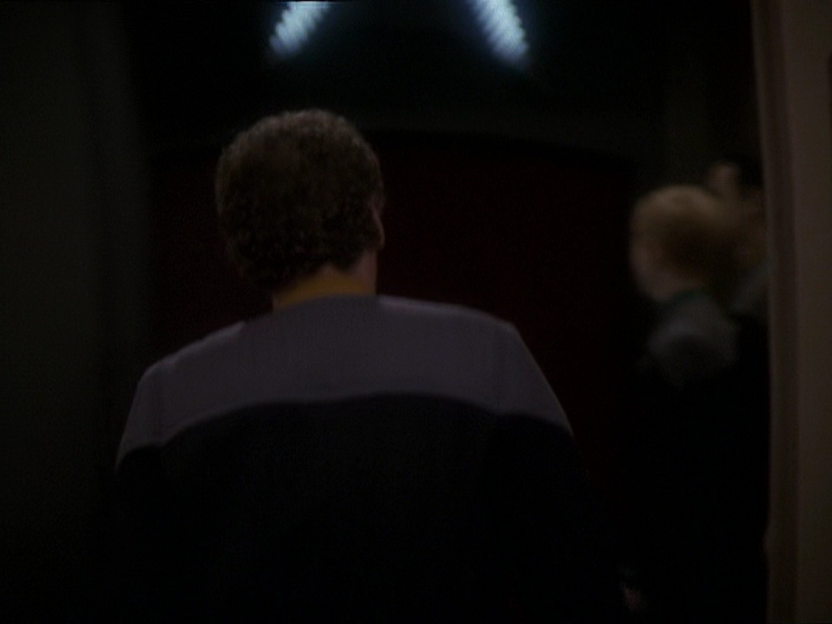 extant_StarTrek_DS9_7x22-TackingIntoTheWind_0752.jpg