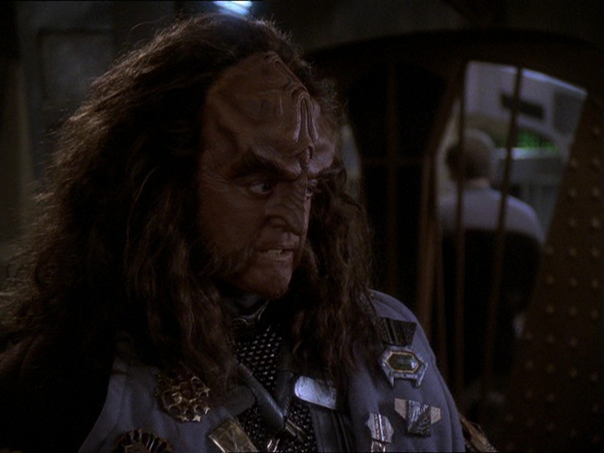 extant_StarTrek_DS9_7x22-TackingIntoTheWind_0755.jpg
