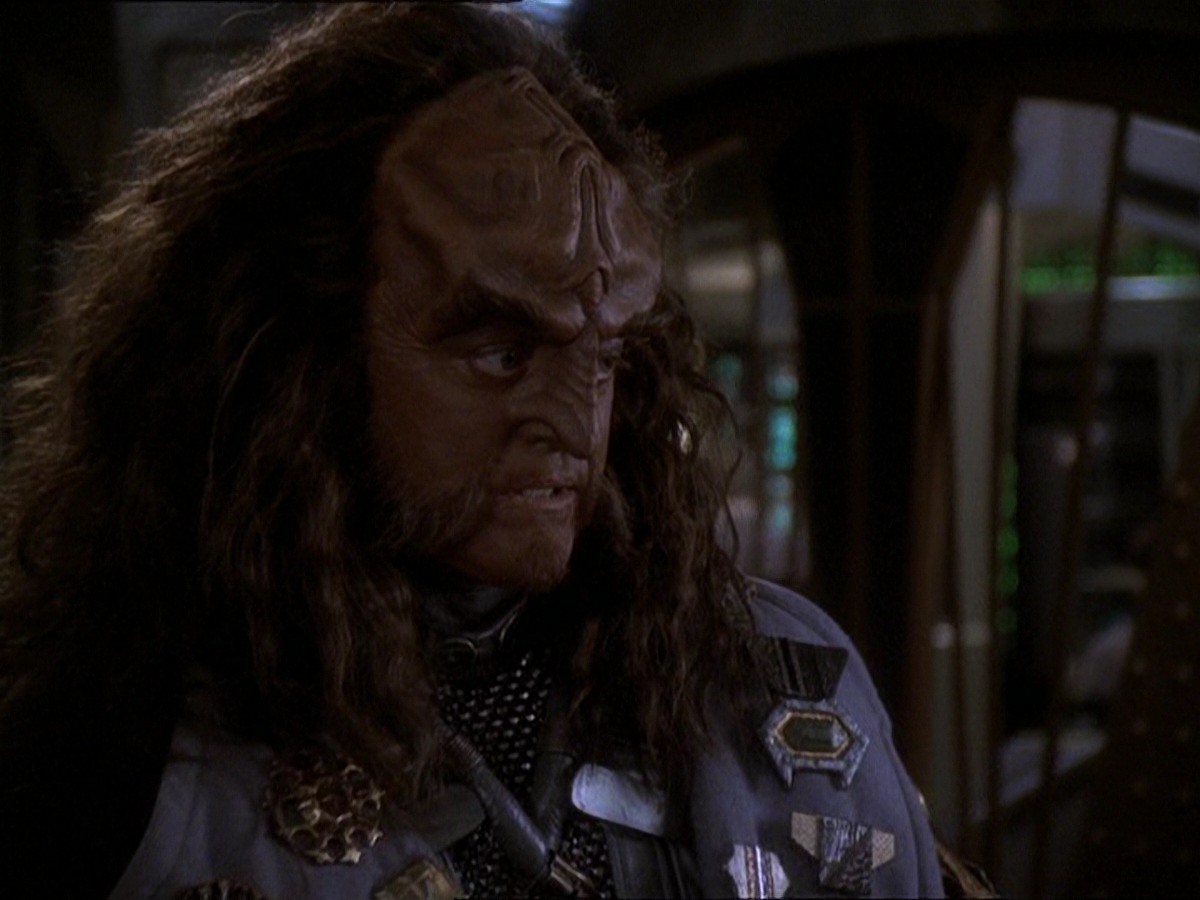 extant_StarTrek_DS9_7x22-TackingIntoTheWind_0758.jpg