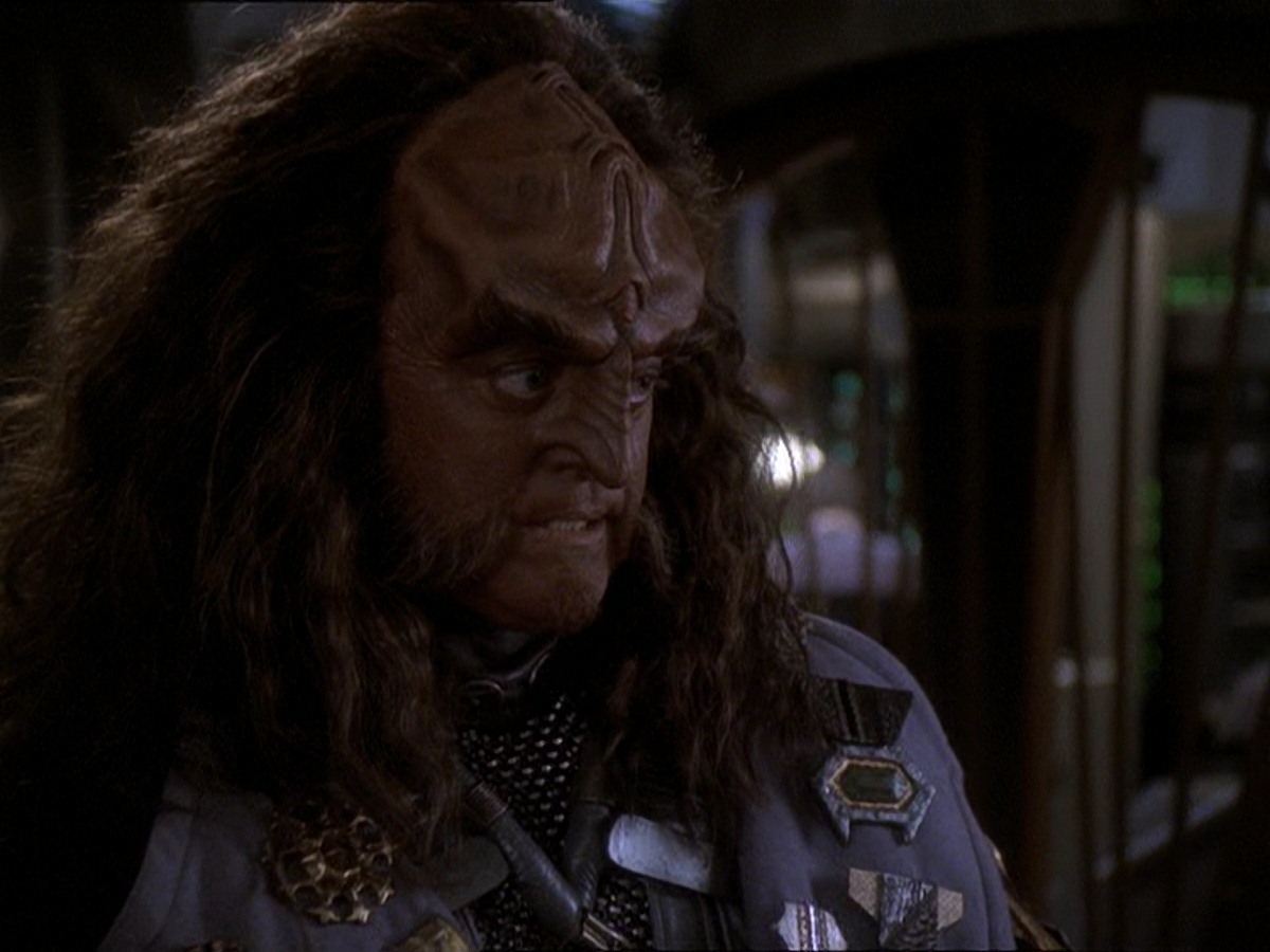 extant_StarTrek_DS9_7x22-TackingIntoTheWind_0759.jpg
