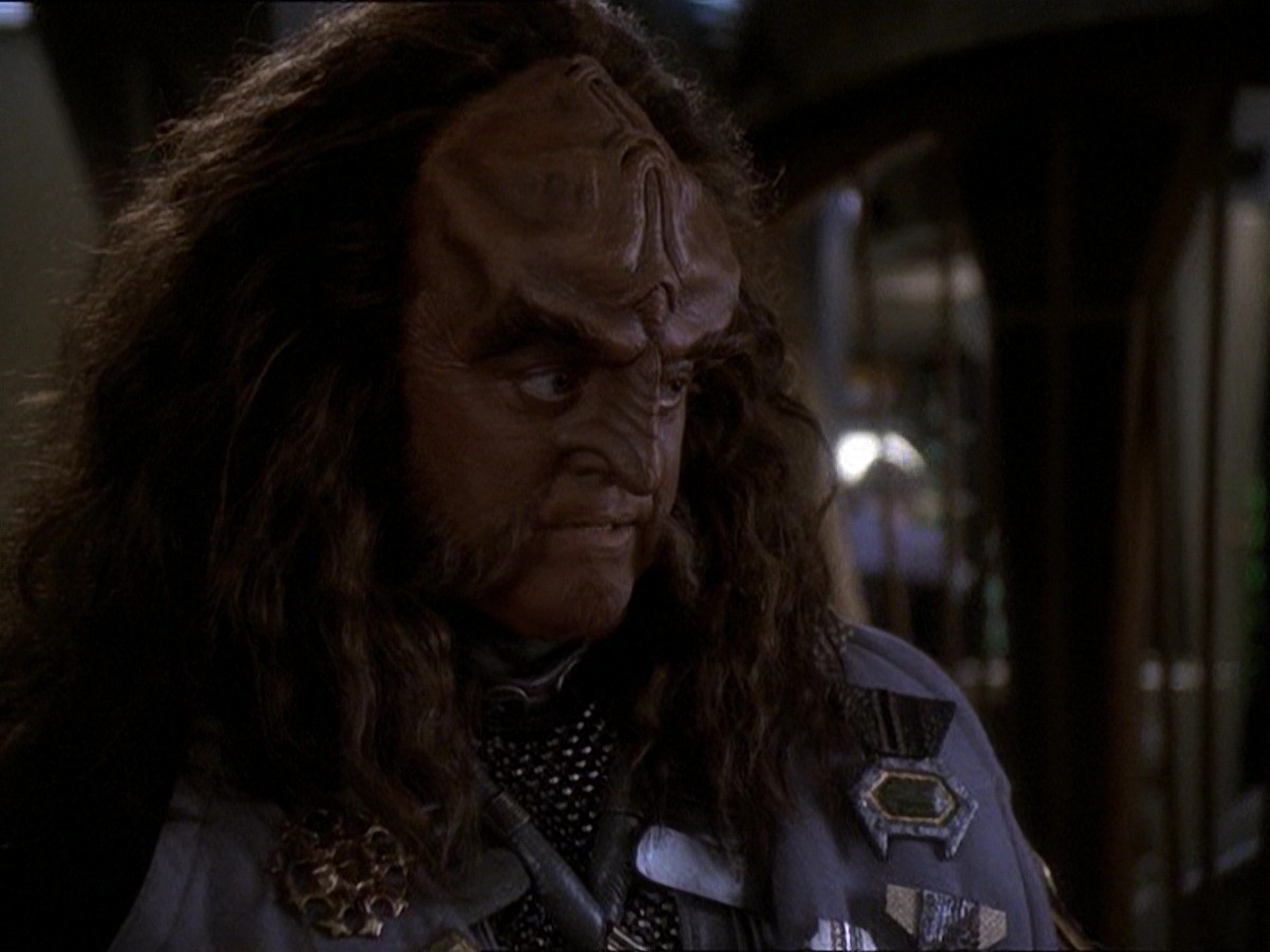 extant_StarTrek_DS9_7x22-TackingIntoTheWind_0760.jpg