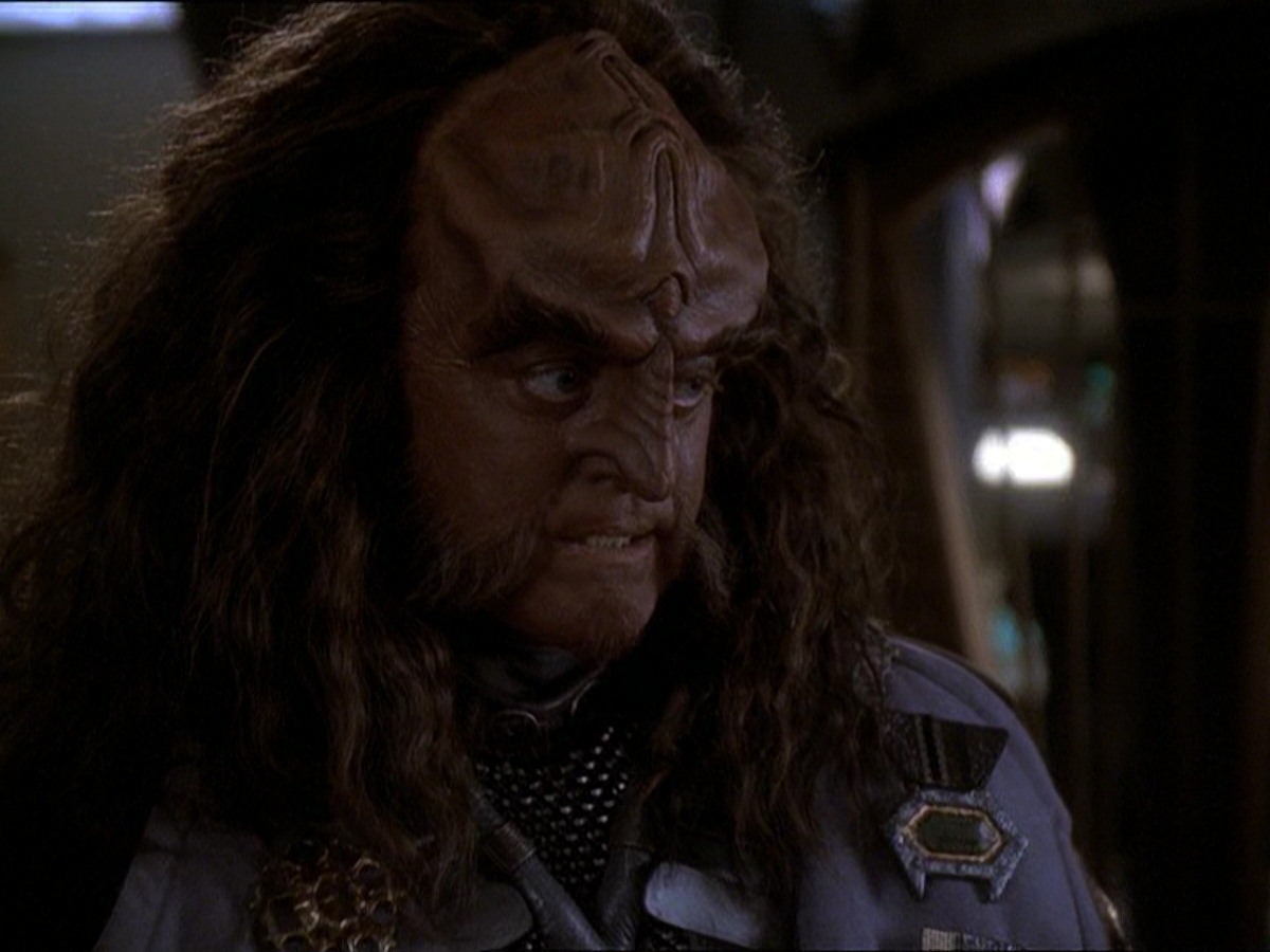 extant_StarTrek_DS9_7x22-TackingIntoTheWind_0762.jpg
