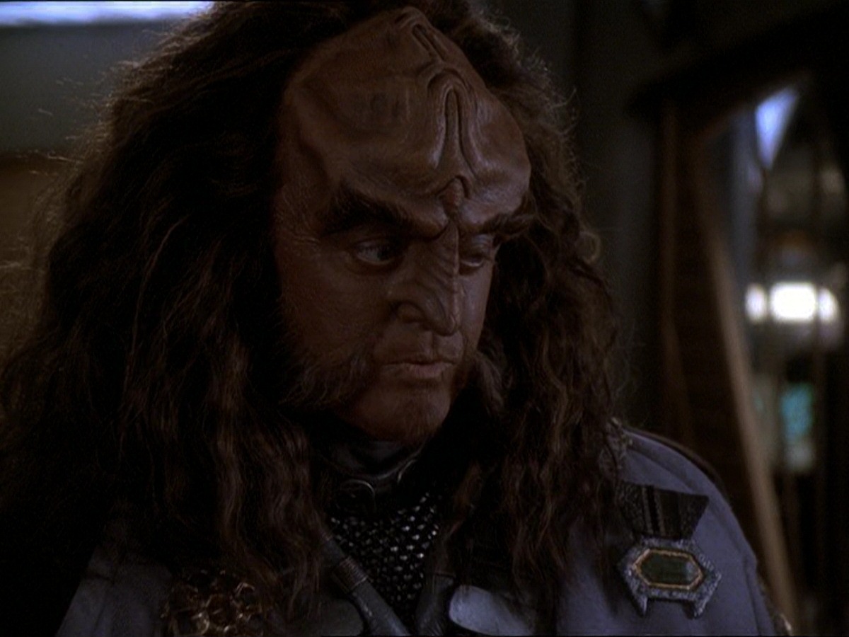 extant_StarTrek_DS9_7x22-TackingIntoTheWind_0764.jpg