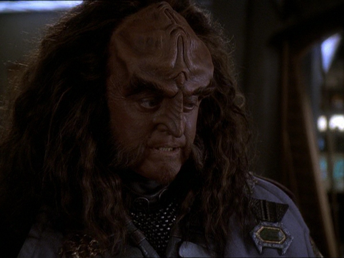 extant_StarTrek_DS9_7x22-TackingIntoTheWind_0765.jpg