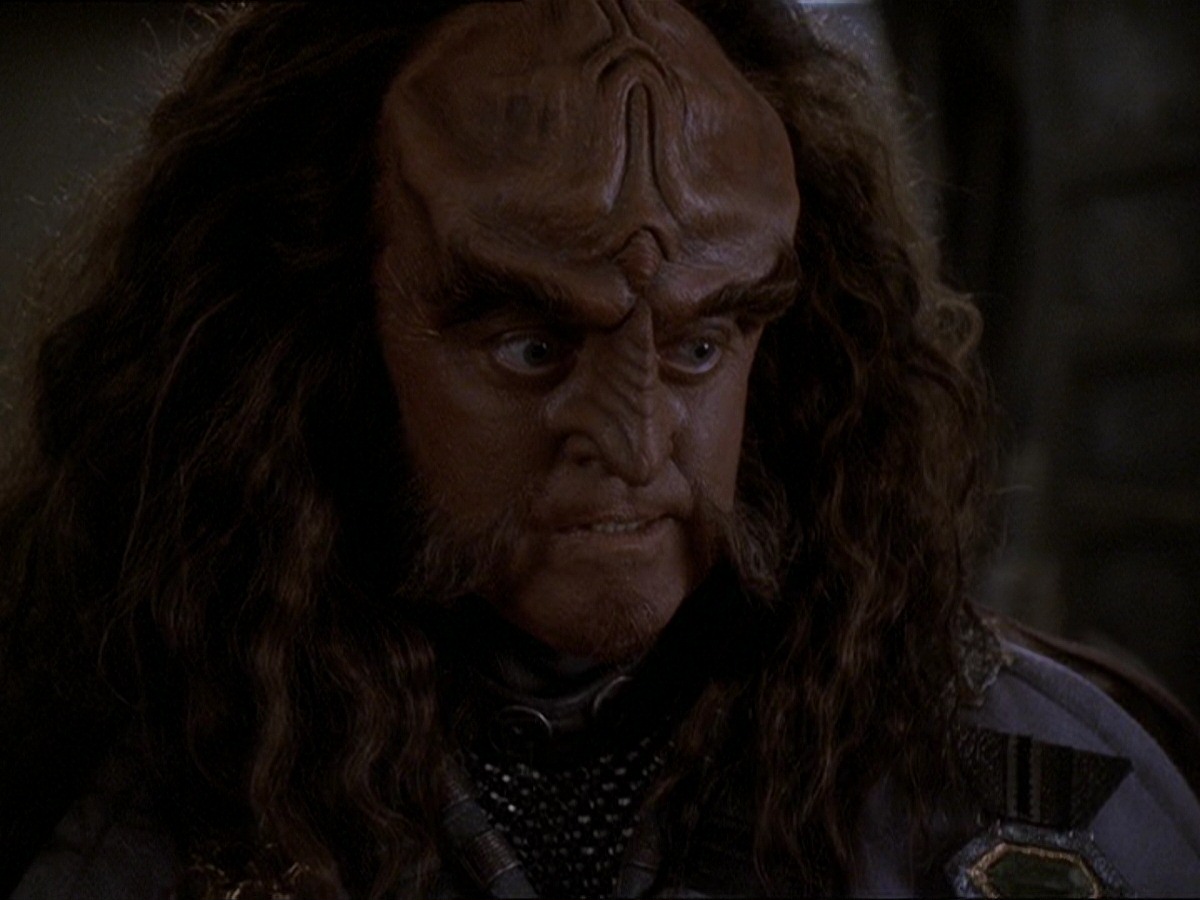 extant_StarTrek_DS9_7x22-TackingIntoTheWind_0771.jpg