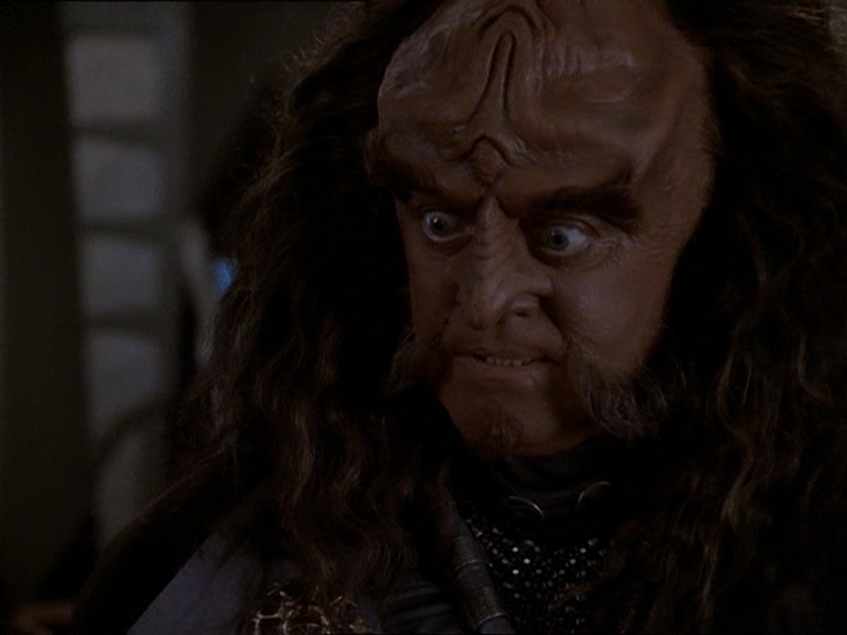 extant_StarTrek_DS9_7x22-TackingIntoTheWind_0777.jpg