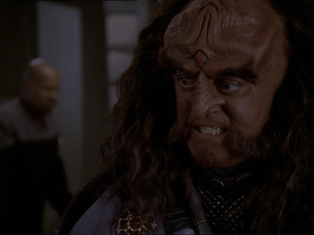 extant_StarTrek_DS9_7x22-TackingIntoTheWind_0779.jpg