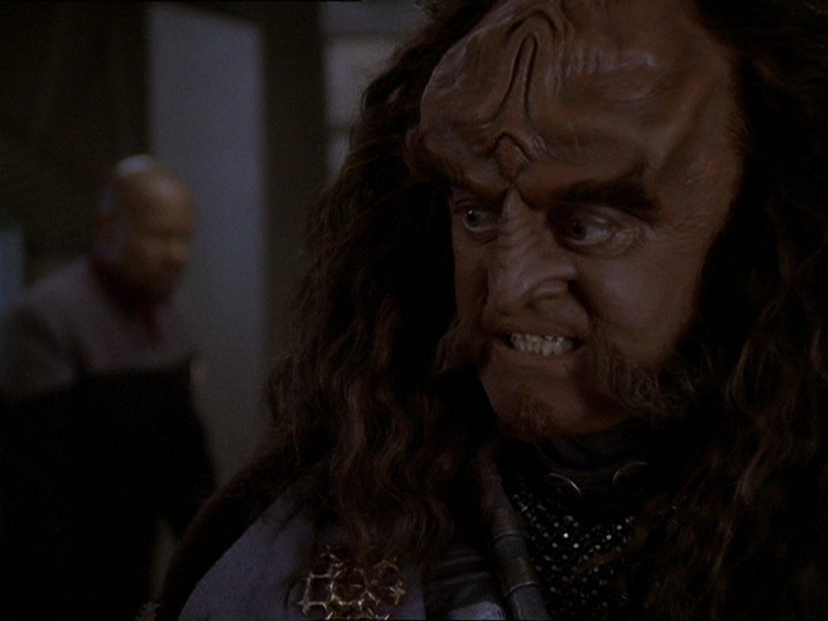 extant_StarTrek_DS9_7x22-TackingIntoTheWind_0780.jpg