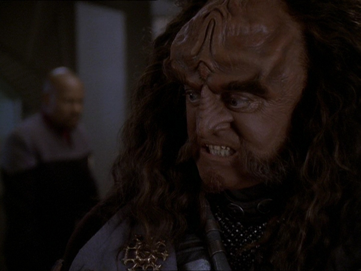 extant_StarTrek_DS9_7x22-TackingIntoTheWind_0781.jpg