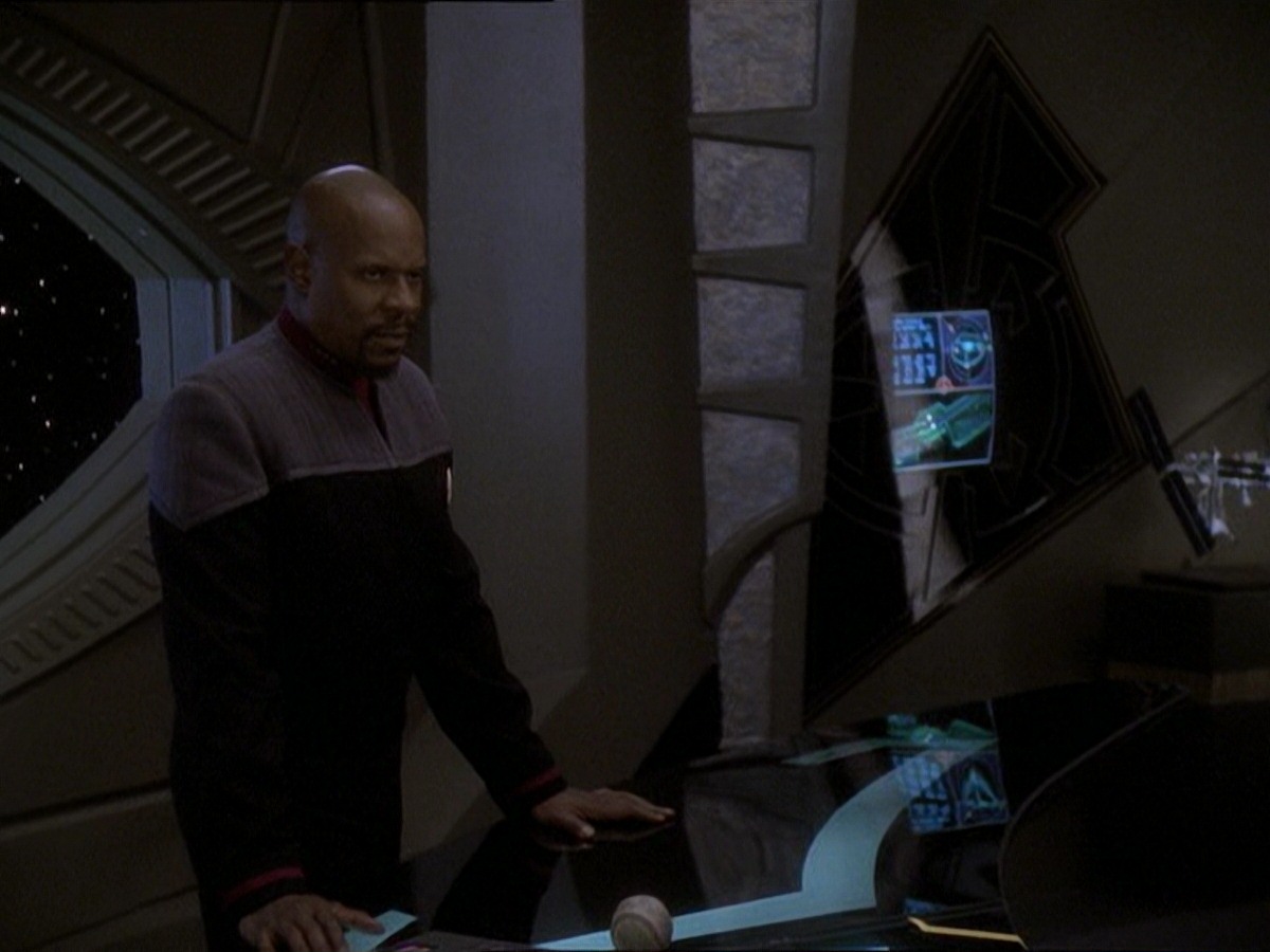 extant_StarTrek_DS9_7x22-TackingIntoTheWind_0785.jpg