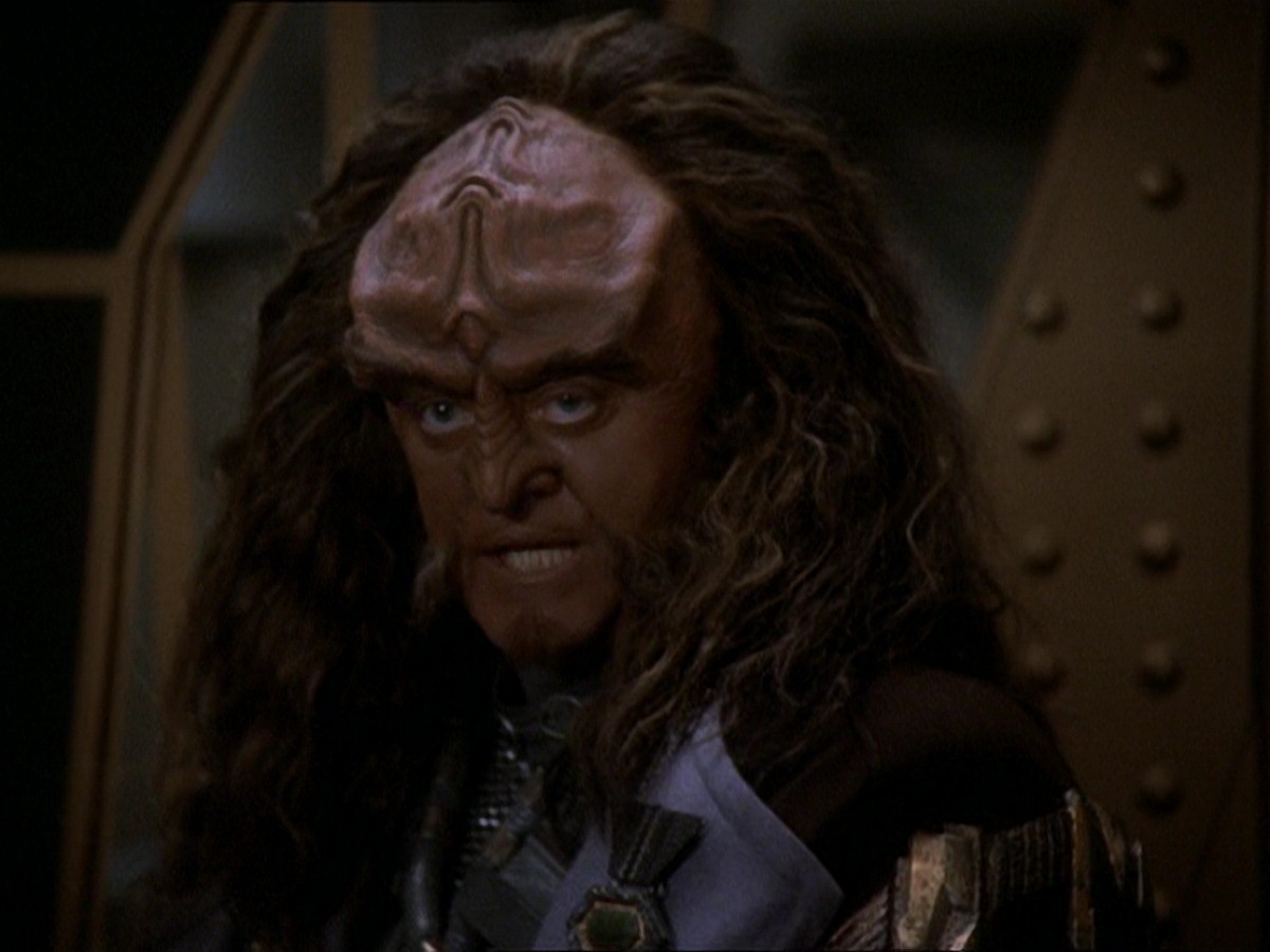 extant_StarTrek_DS9_7x22-TackingIntoTheWind_0801.jpg