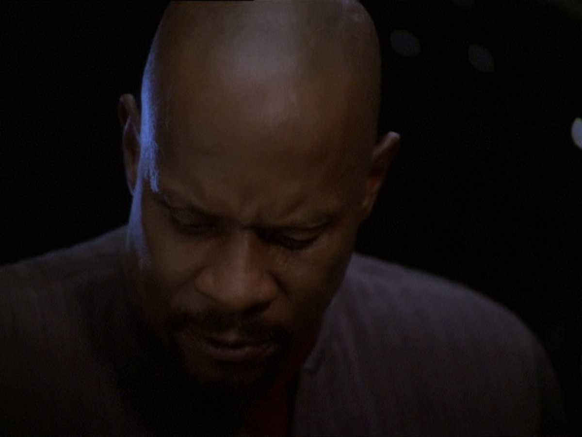 extant_StarTrek_DS9_7x22-TackingIntoTheWind_0813.jpg