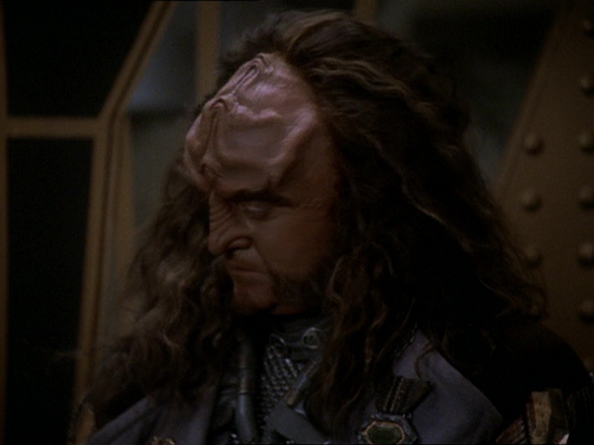 extant_StarTrek_DS9_7x22-TackingIntoTheWind_0817.jpg