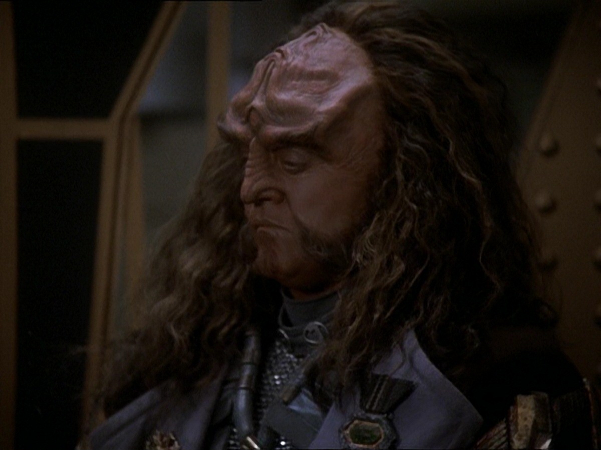 extant_StarTrek_DS9_7x22-TackingIntoTheWind_0819.jpg