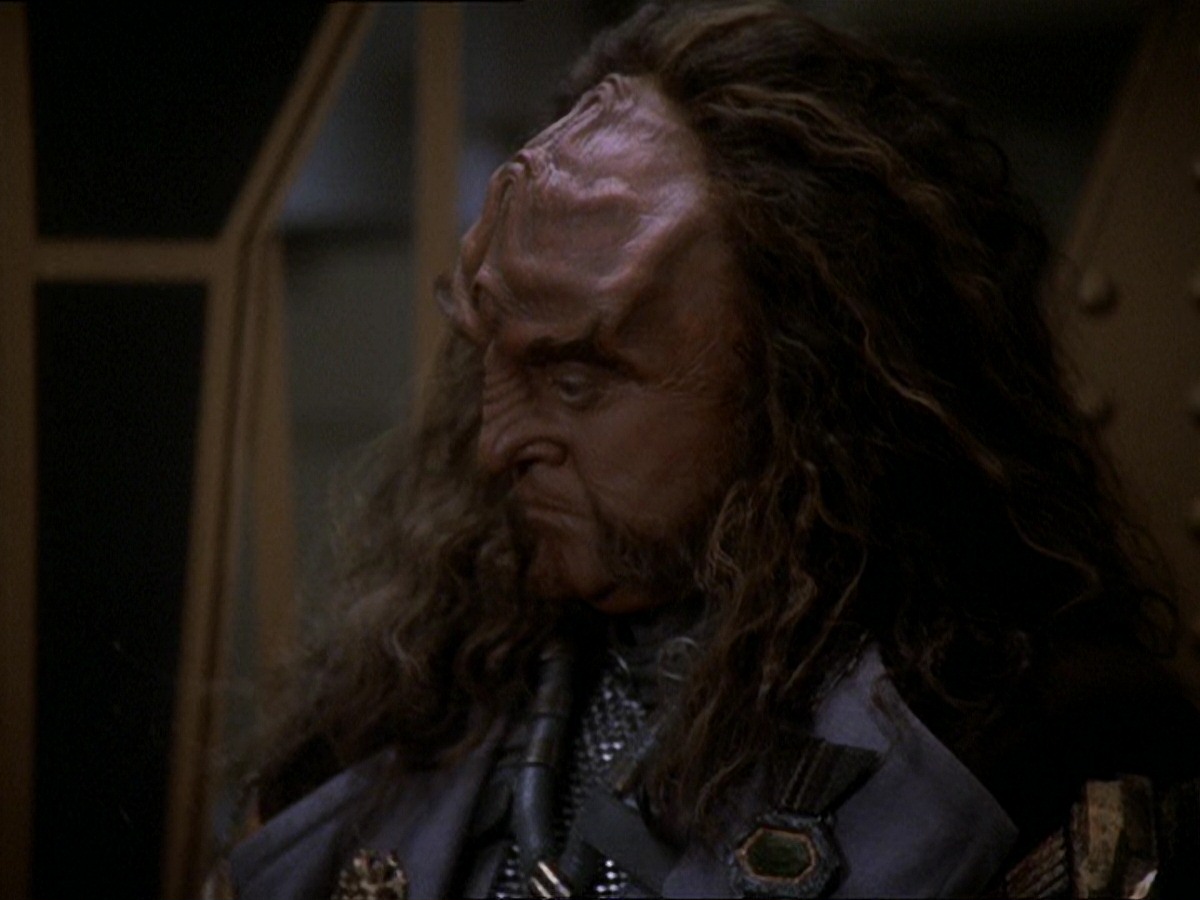 extant_StarTrek_DS9_7x22-TackingIntoTheWind_0833.jpg
