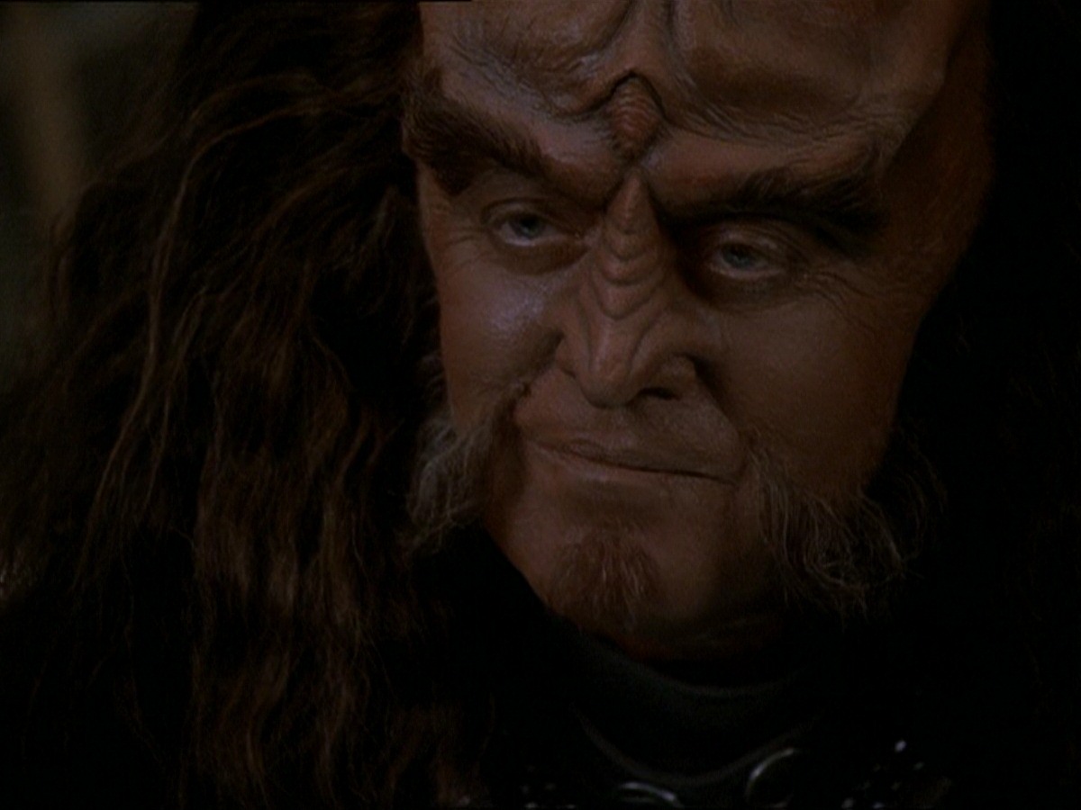 extant_StarTrek_DS9_7x22-TackingIntoTheWind_0858.jpg
