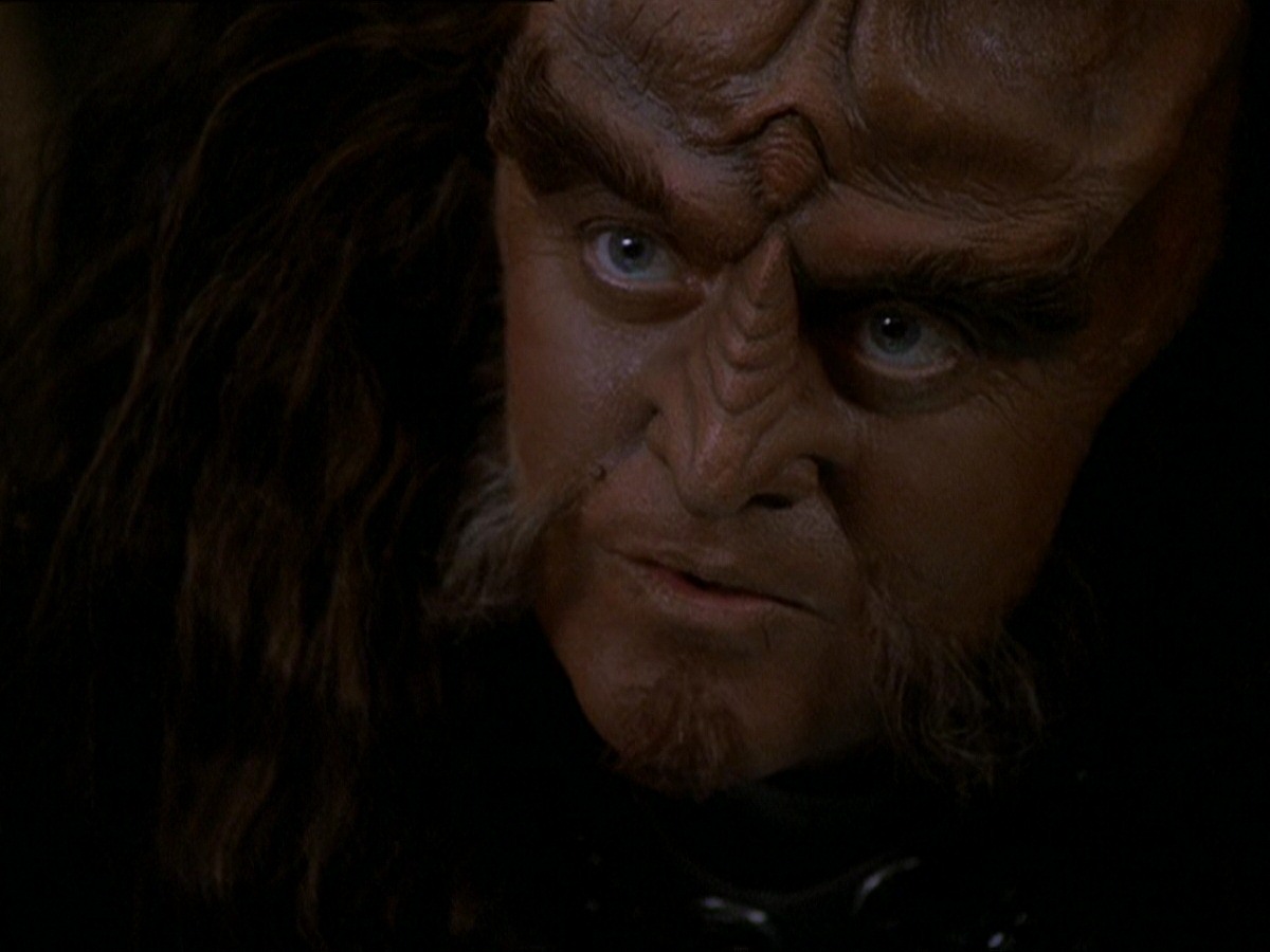 extant_StarTrek_DS9_7x22-TackingIntoTheWind_0865.jpg