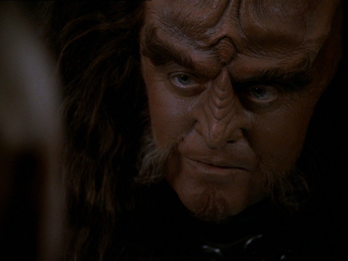 extant_StarTrek_DS9_7x22-TackingIntoTheWind_0876.jpg