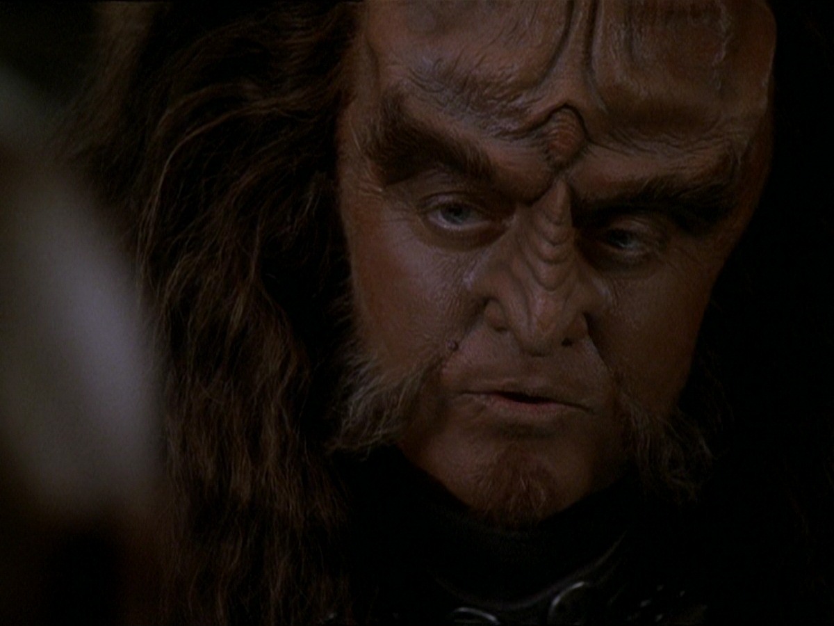 extant_StarTrek_DS9_7x22-TackingIntoTheWind_0891.jpg