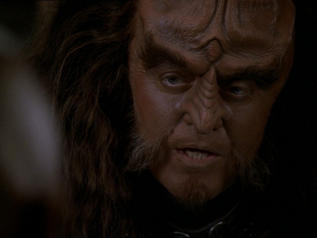 extant_StarTrek_DS9_7x22-TackingIntoTheWind_0892.jpg