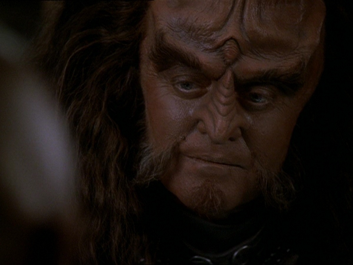 extant_StarTrek_DS9_7x22-TackingIntoTheWind_0900.jpg