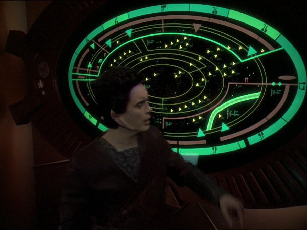 extant_StarTrek_DS9_7x22-TackingIntoTheWind_0917.jpg
