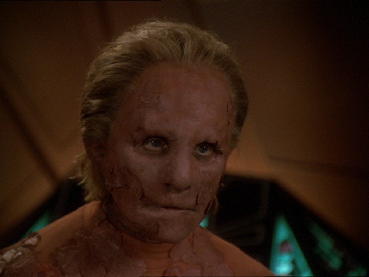 extant_StarTrek_DS9_7x22-TackingIntoTheWind_0933.jpg