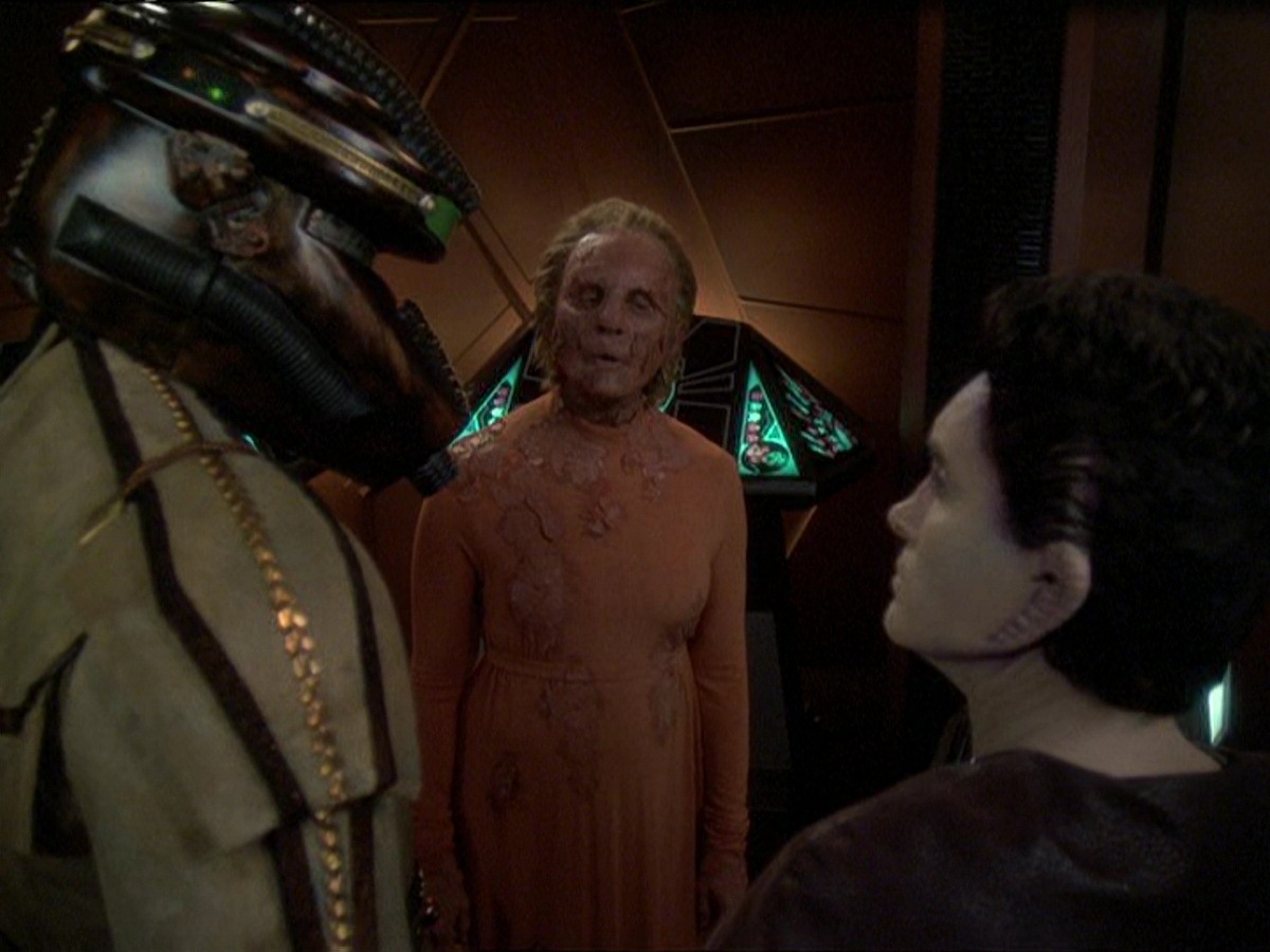 extant_StarTrek_DS9_7x22-TackingIntoTheWind_0966.jpg