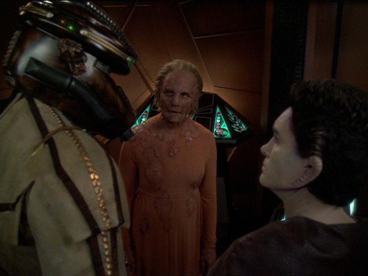 extant_StarTrek_DS9_7x22-TackingIntoTheWind_0967.jpg