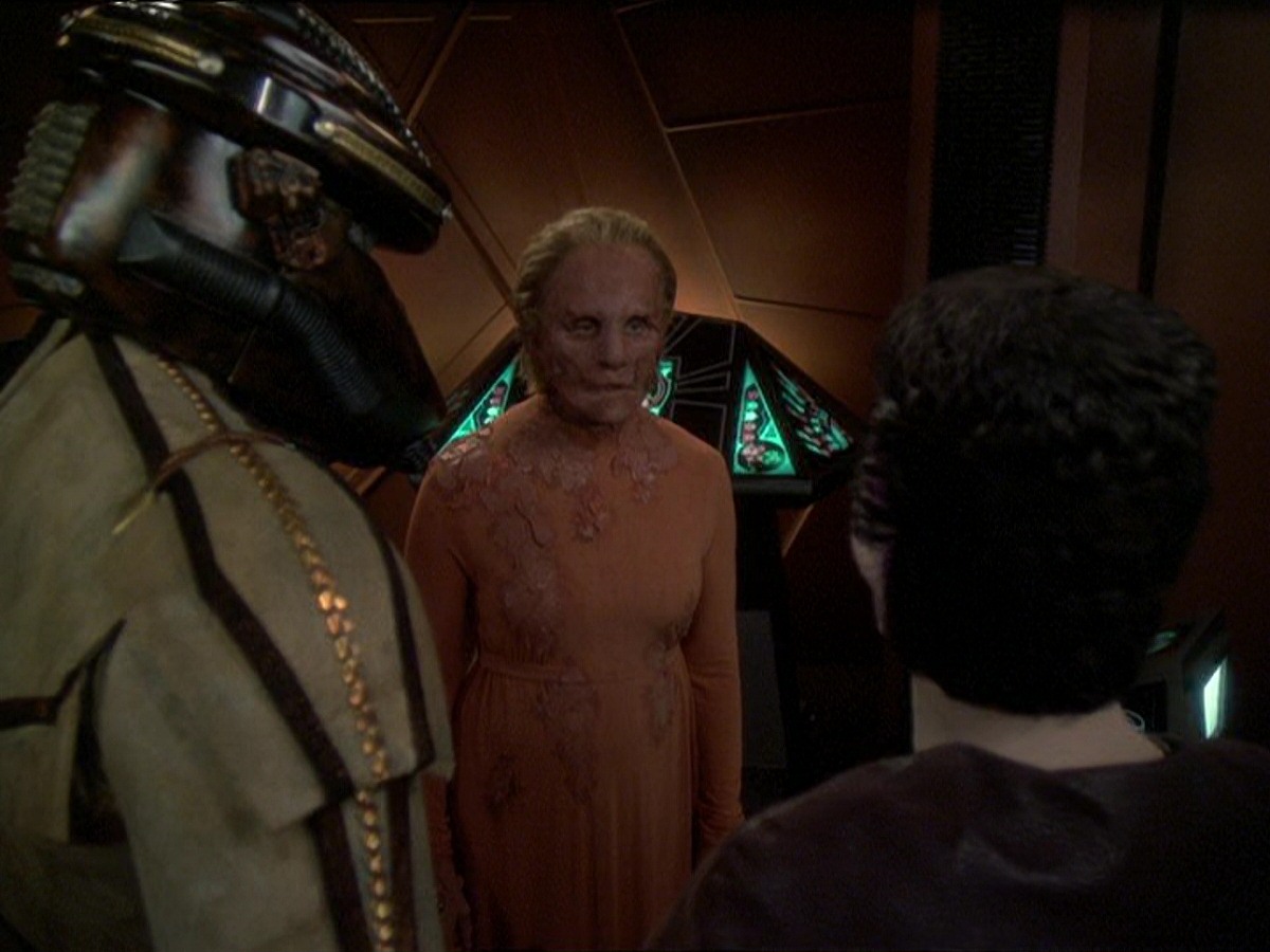 extant_StarTrek_DS9_7x22-TackingIntoTheWind_0975.jpg