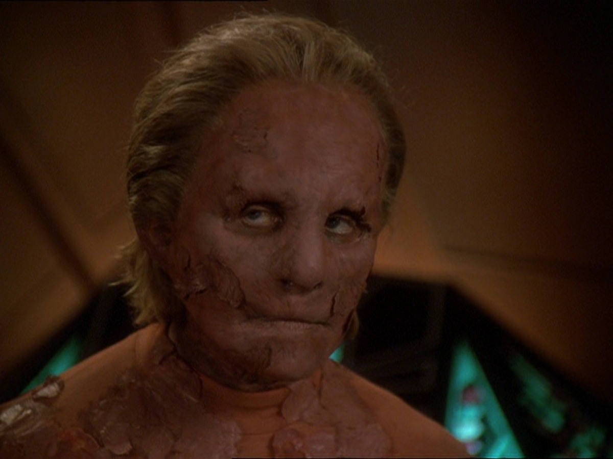 extant_StarTrek_DS9_7x22-TackingIntoTheWind_0989.jpg