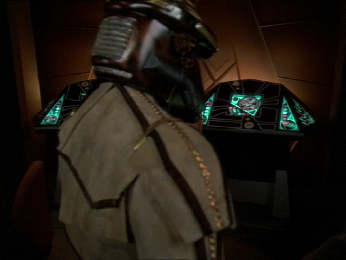 extant_StarTrek_DS9_7x22-TackingIntoTheWind_1011.jpg
