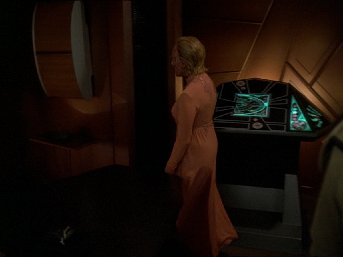 extant_StarTrek_DS9_7x22-TackingIntoTheWind_1014.jpg