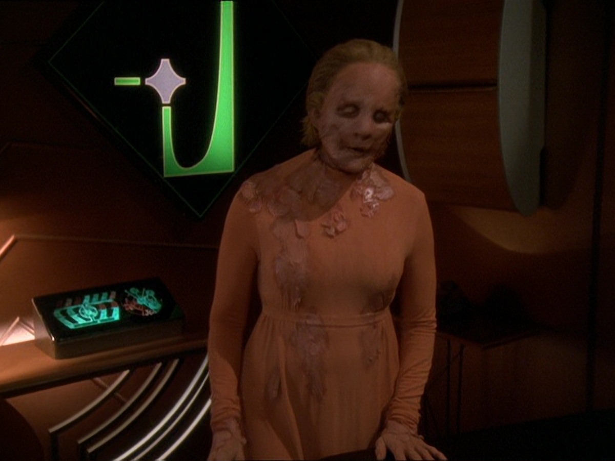 extant_StarTrek_DS9_7x22-TackingIntoTheWind_1019.jpg