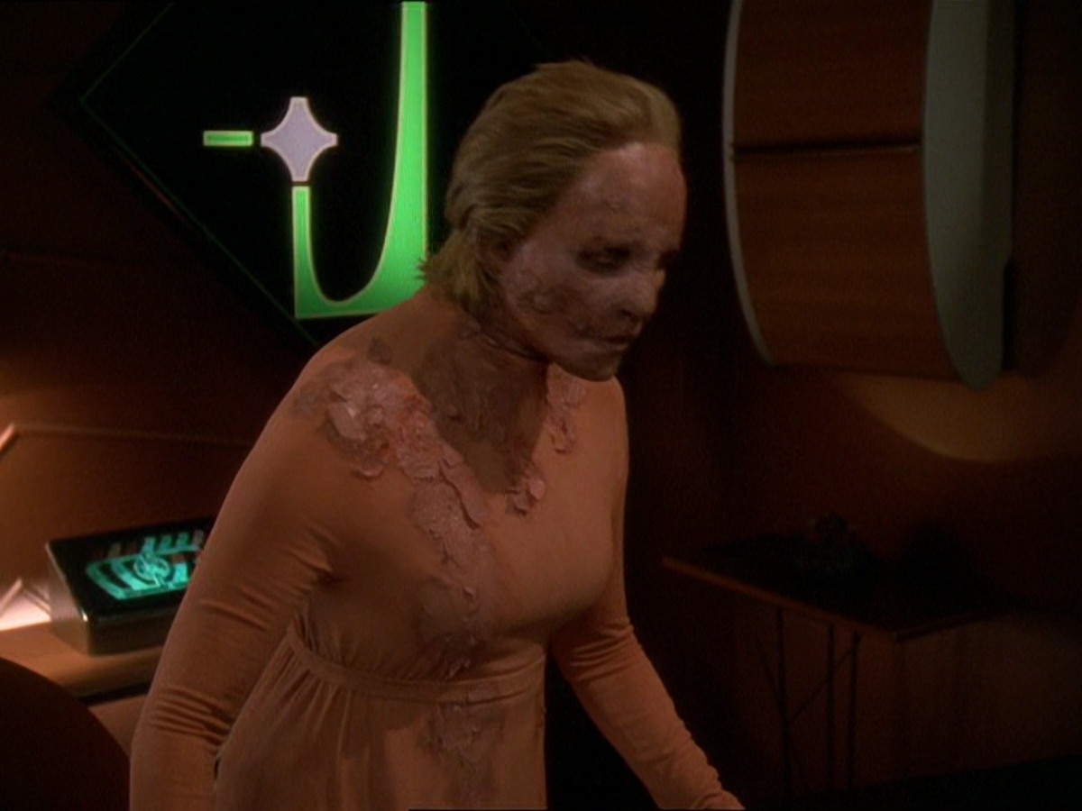 extant_StarTrek_DS9_7x22-TackingIntoTheWind_1021.jpg