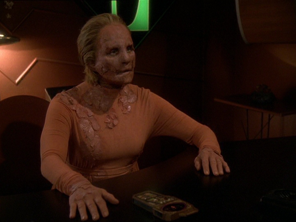 extant_StarTrek_DS9_7x22-TackingIntoTheWind_1030.jpg