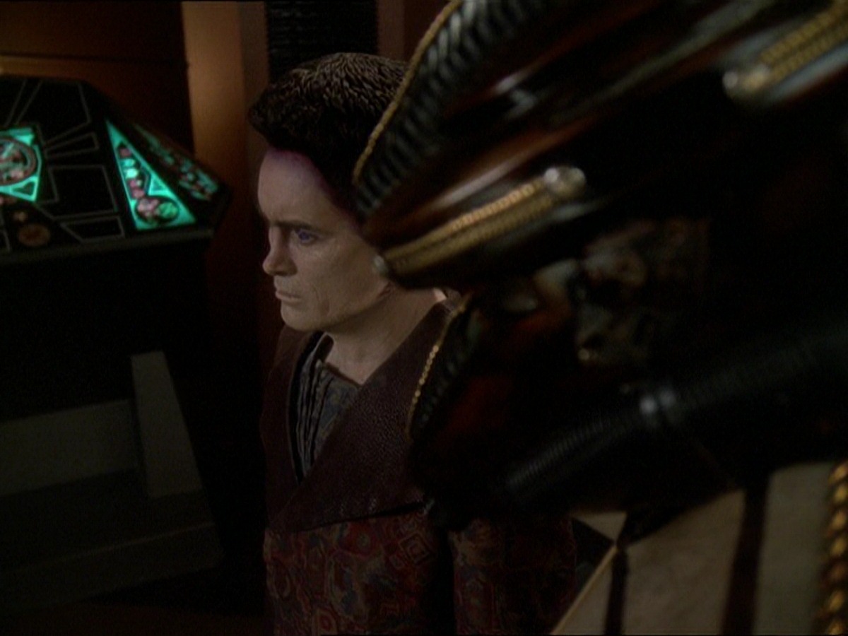 extant_StarTrek_DS9_7x22-TackingIntoTheWind_1033.jpg
